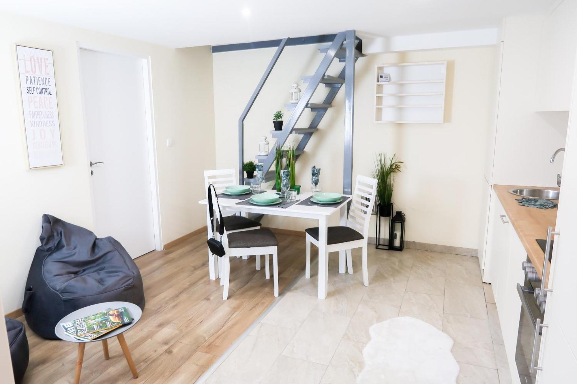 Budapest City Center, Nicely Renovated Apartment With 3 Bedrooms Ngoại thất bức ảnh